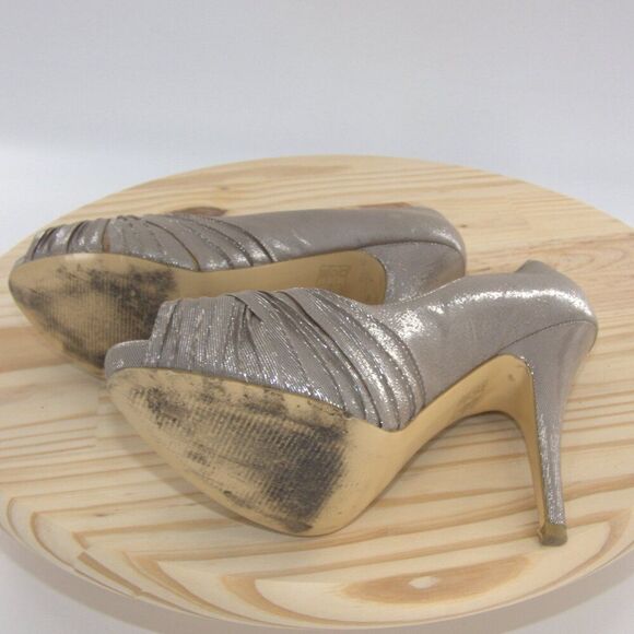 Elegant Peep-Toe Heels in Shimmering Champagne - Picture 6 of 6